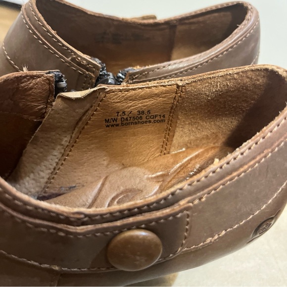 Born Women’s Low Bootie Sz 7.5 US Calixta Button Brown Leather Side Zip Heel - Picture 6 of 9